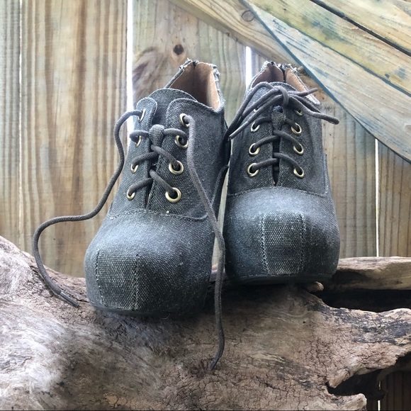 Charlotte Russe Army Green Canvas Lace Up Platform Ankle Boot Back Zip Closure 6 - Picture 5 of 9